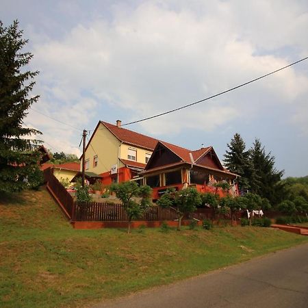 Fenyves Fogado Hotel Szurdokpuspoki ภายนอก รูปภาพ